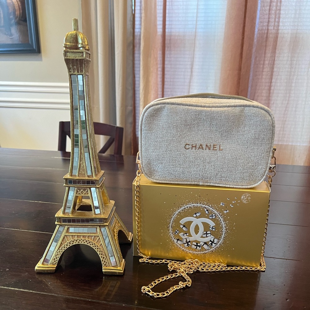 Makeup kit converted to crossbody.